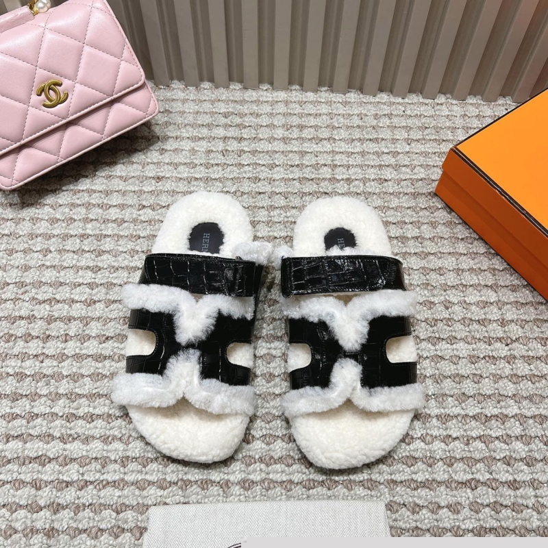 H**mes slippers